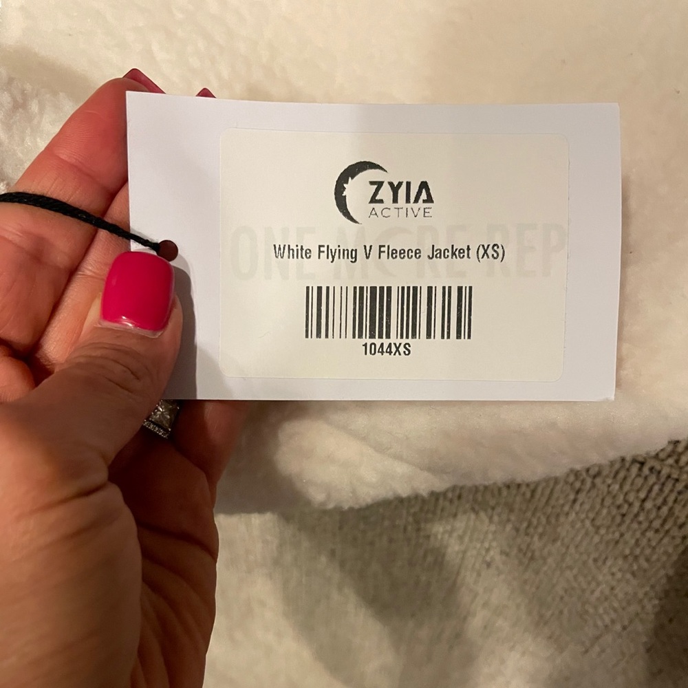 Zyia fleece jacket - Picture 13 of 13